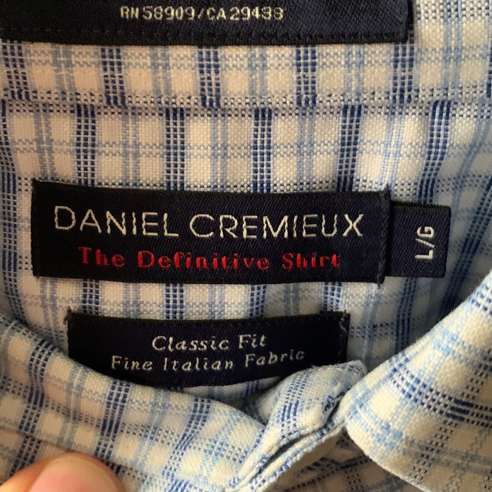 Button down - Picture 2 of 3